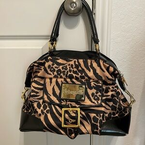 Betseyville purse, leopard print, front pocket, inside zipper and pockets